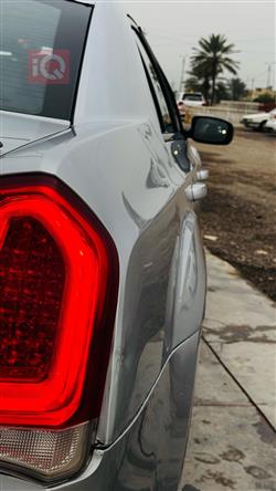 کرایسلەر 300